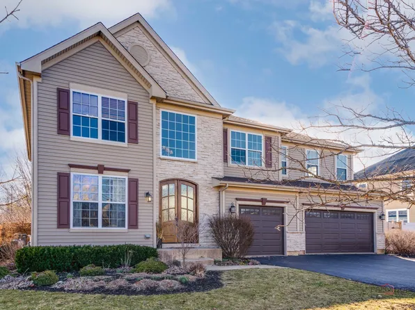 1211 Pine Tree Dr, Lake Villa, IL 60046
