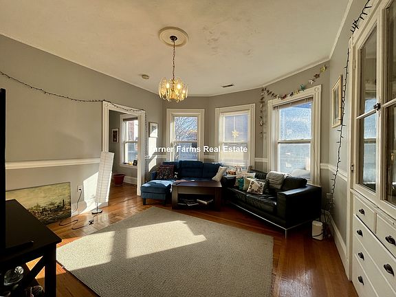 2nd image of 122 Calumet St #3A