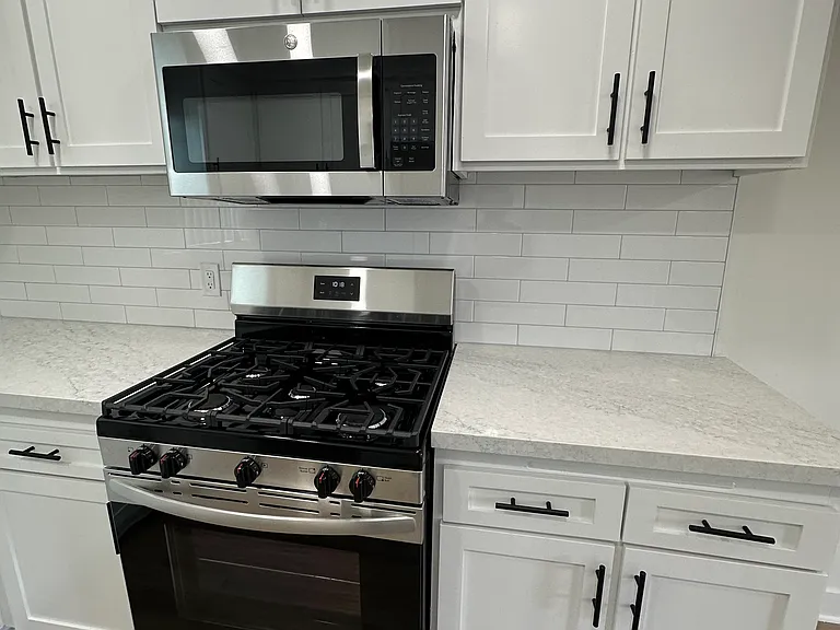 Devington Apartments — Photo 20