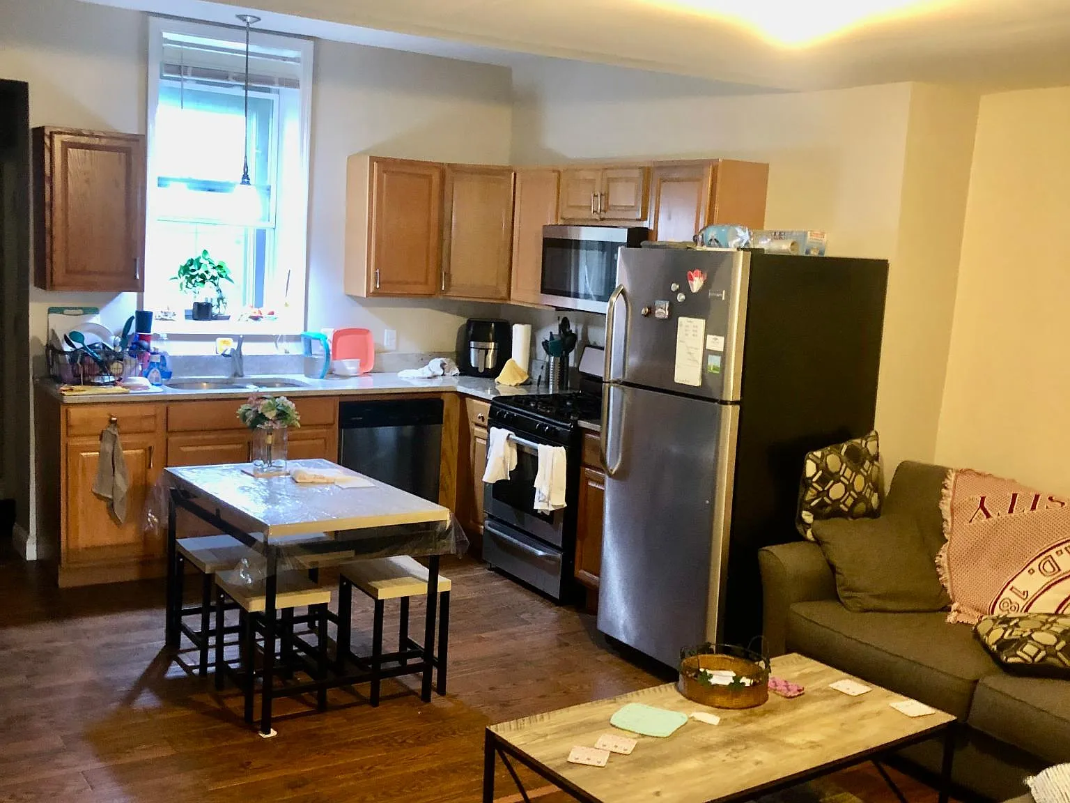 331 N Geneva St — Photo 3