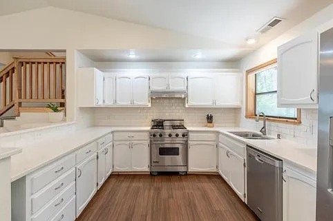 230 S Washington Dr — Photo 5