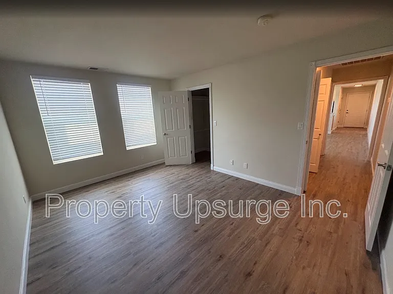 140 N 6th St — Photo 15