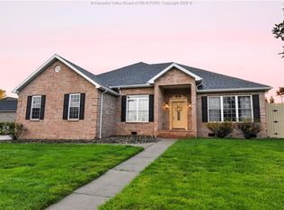 3747 Cambridge Dr, Hurricane, WV 25526