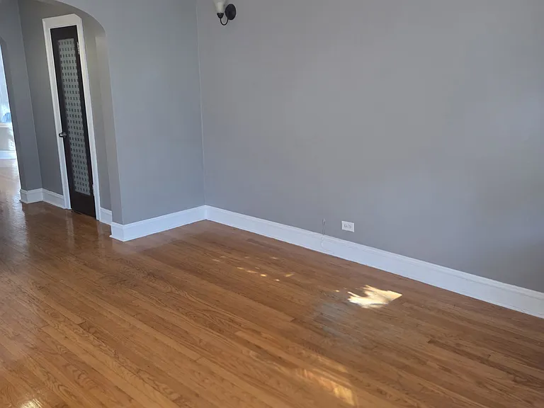 220 S Austin Blvd — Photo 7