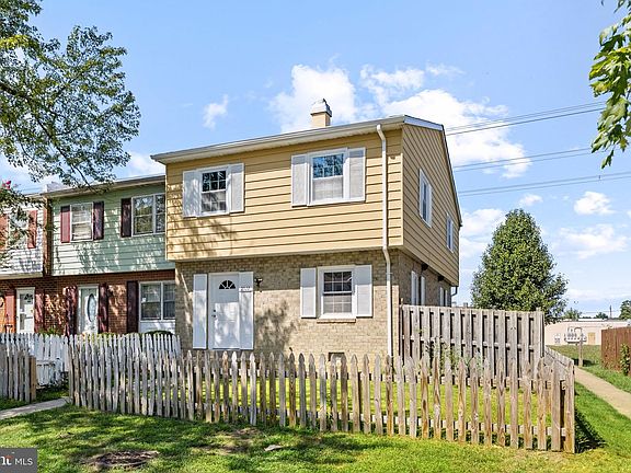 2nd image of 2522 Sedgewick Pl