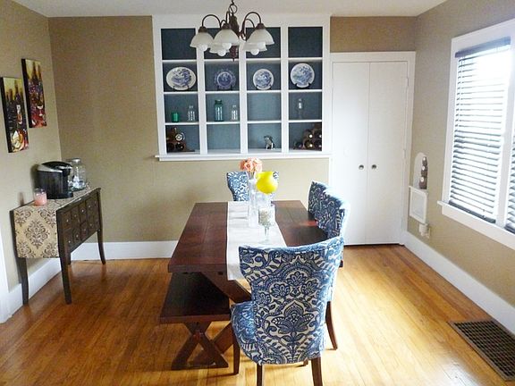 Simple elegance in the Dining Room
