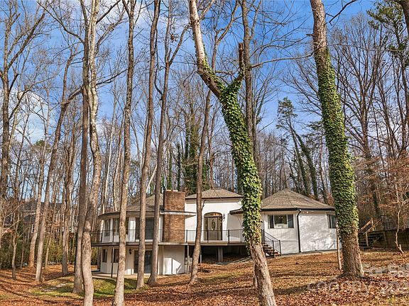 4th image of 153 Heritage Pl
