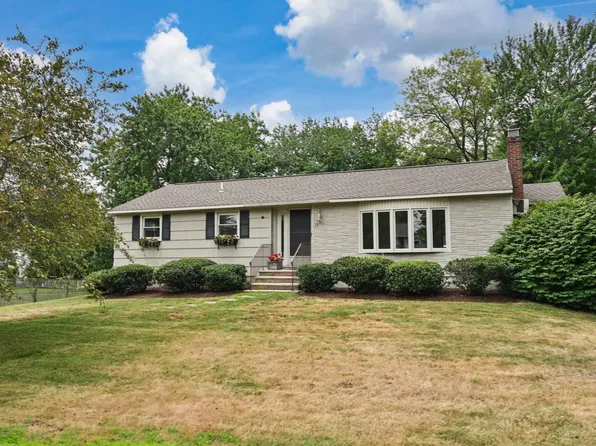 17 Darryl Lane, Salem, NH 03079