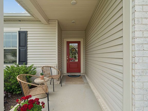 3rd image of 3005 Bishop Ln