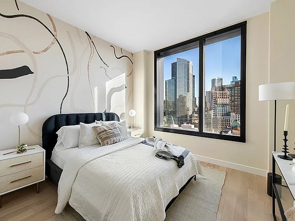 5th image of 45-30 Pearson St #3B