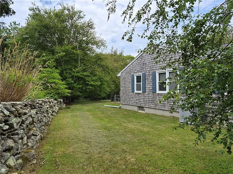 345 Stone Church Rd — Photo 4