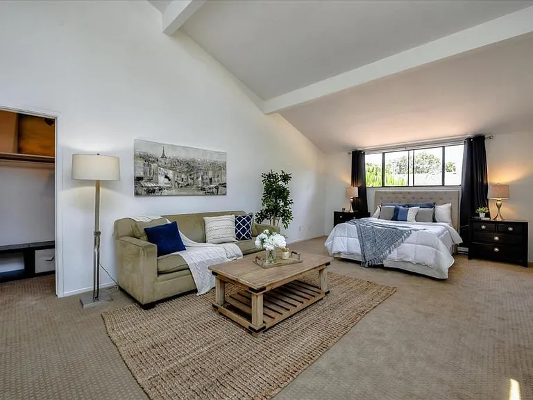 2040 W Middlefield Rd #10 — Photo 16