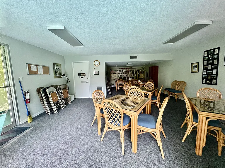 1100 Ponce De Leon Cir #E306 — Photo 32