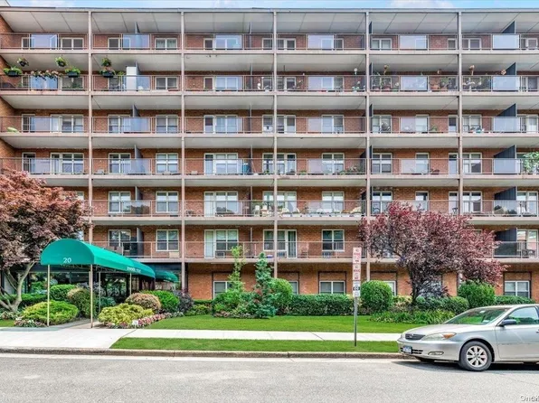 20 Wendell Street #34B, Hempstead, NY 11550