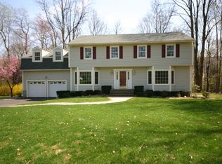 31 Pecan Ln, Oak Ridge, NJ 07438