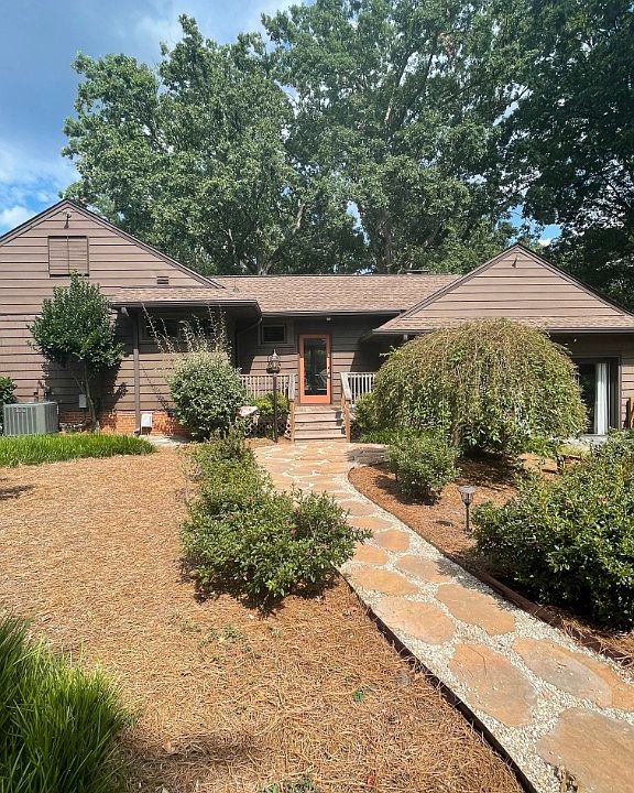 1st image of 4801 W Friendly Ave