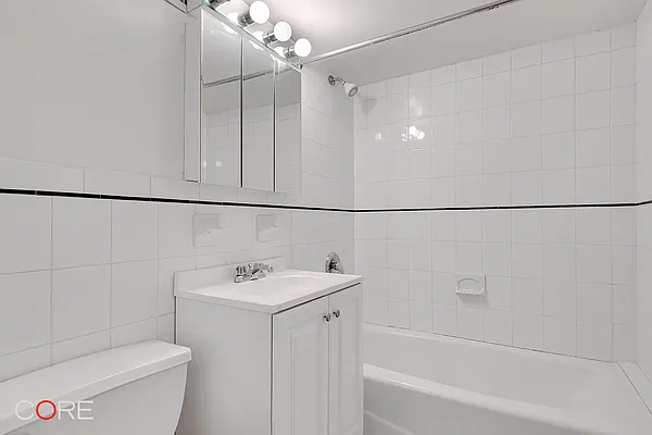 Rented by CORE | media 8