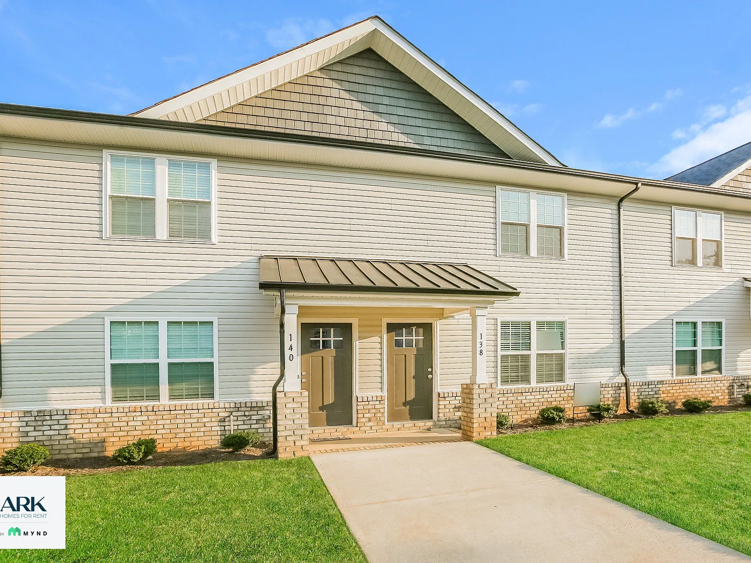 3 bed, 2.5 bath, 1260 sqft, $1,576 — Photo 3