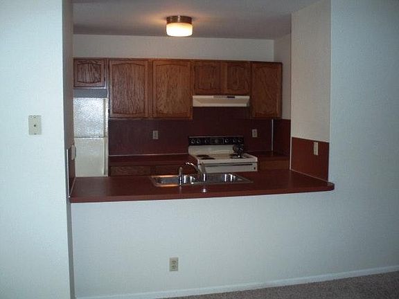 5th image of 12666 Felch St