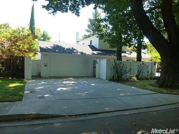 2nd image of 826 Carolyn Ave