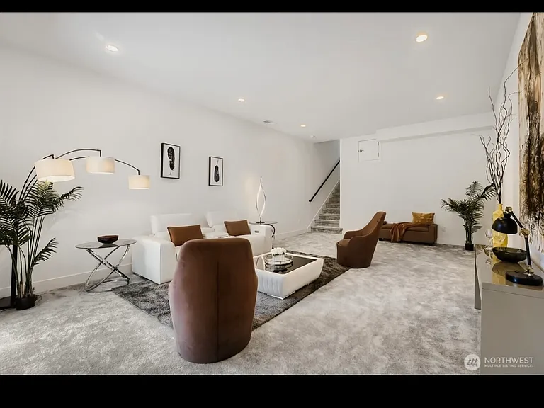 24503 NE 18th St — Photo 5