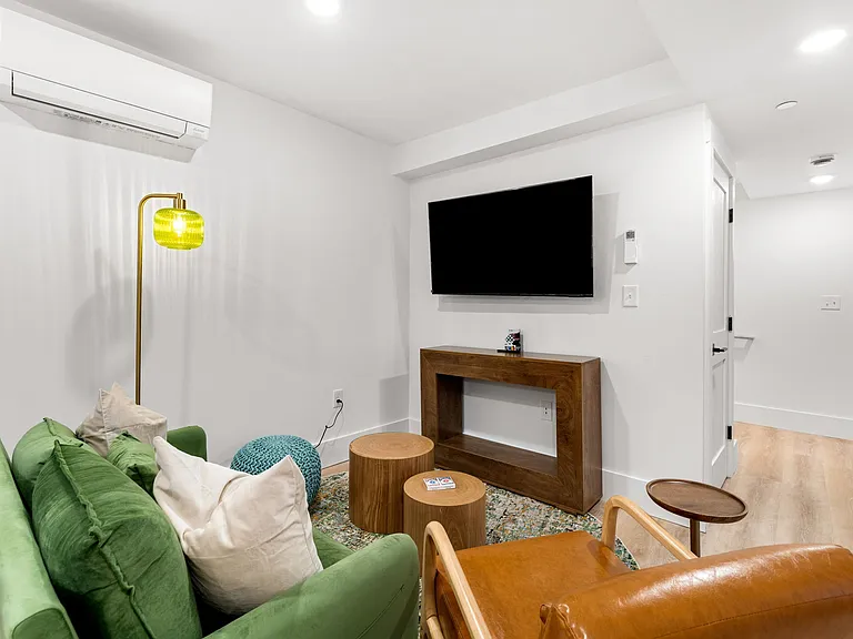 18 Benedict St #10 — Photo 8