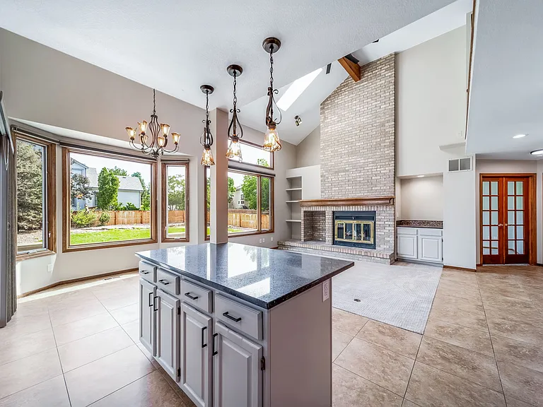 6793 Blackhawk Ct — Photo 13