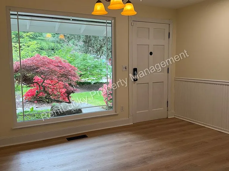 31911 42nd Ave SW — Photo 2