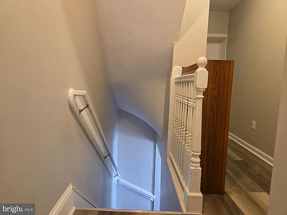4th image of 212 N Mulberry St