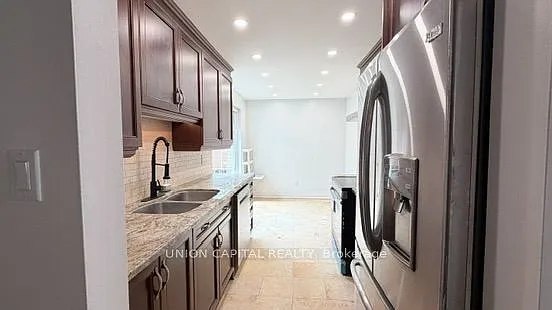 465 Hounslow Ave — Photo 9