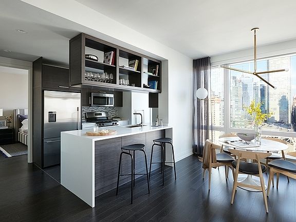 3rd image of 555 10th Ave APT 18B