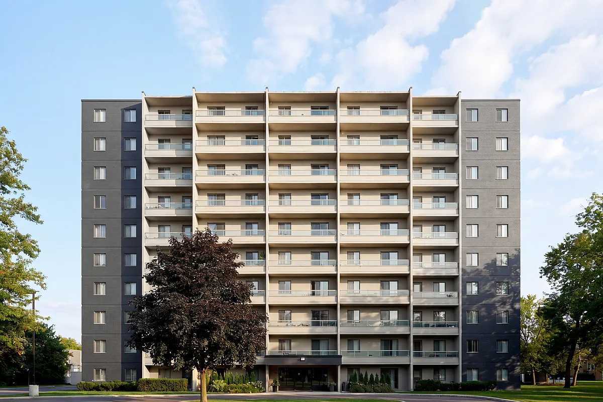 Building Photo - 501 Errol Rd W
