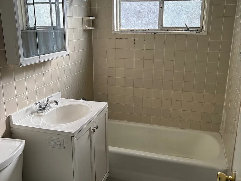 3513 Eastern Ave SE — Photo 36