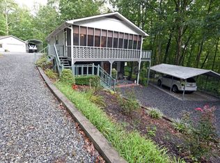164 Blueberry Ln, Blairsville, GA 30512