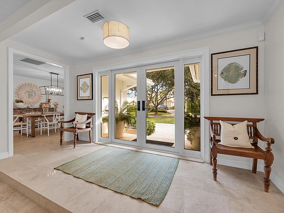 4th image of 10410 SE Banyan Way