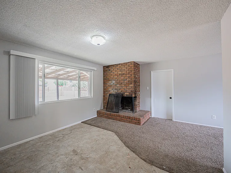 427 E Malibu Dr — Photo 9