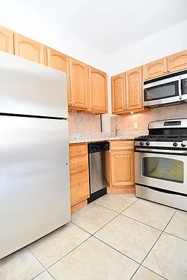 Rented by Bold New York | media 7