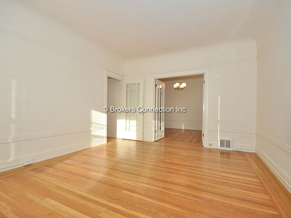 5th image of 196 19th Ave