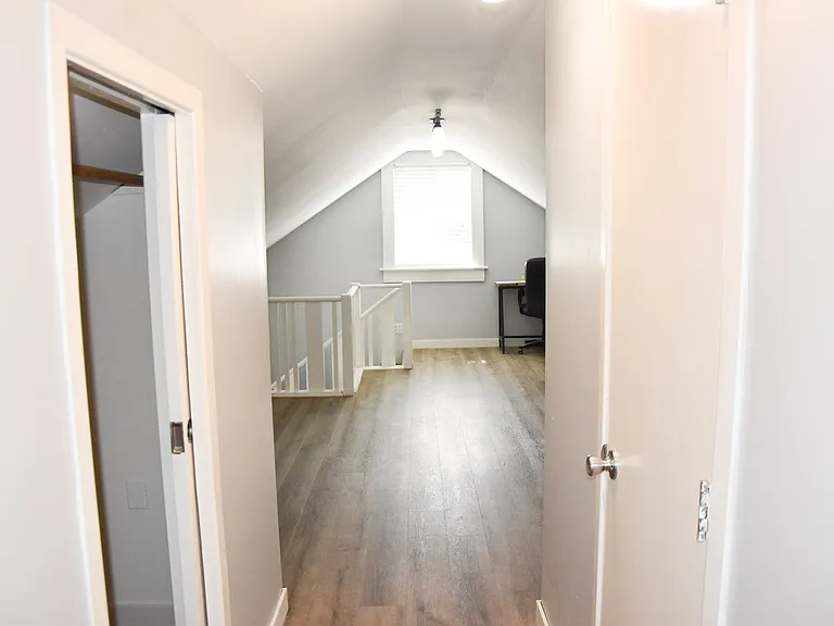 166 N Cambridge St — Photo 14