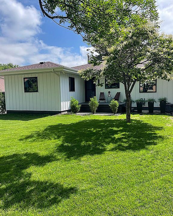 2nd image of 1125 Pioneer Dr