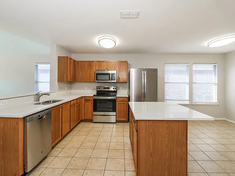 9104 Chisholm Trl — Photo 6