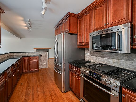 4th image of 2230 Wentworth Ct