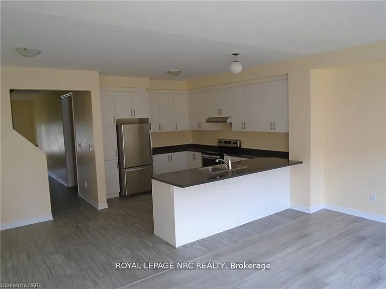 37 Sparkle Dr — Photo 7