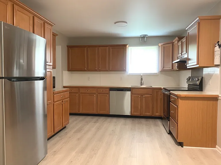 517 Garrick Rd — Photo 16