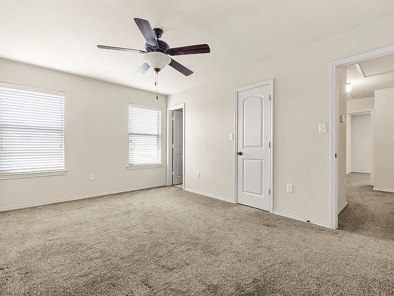 570 Creekside Cir — Photo 10