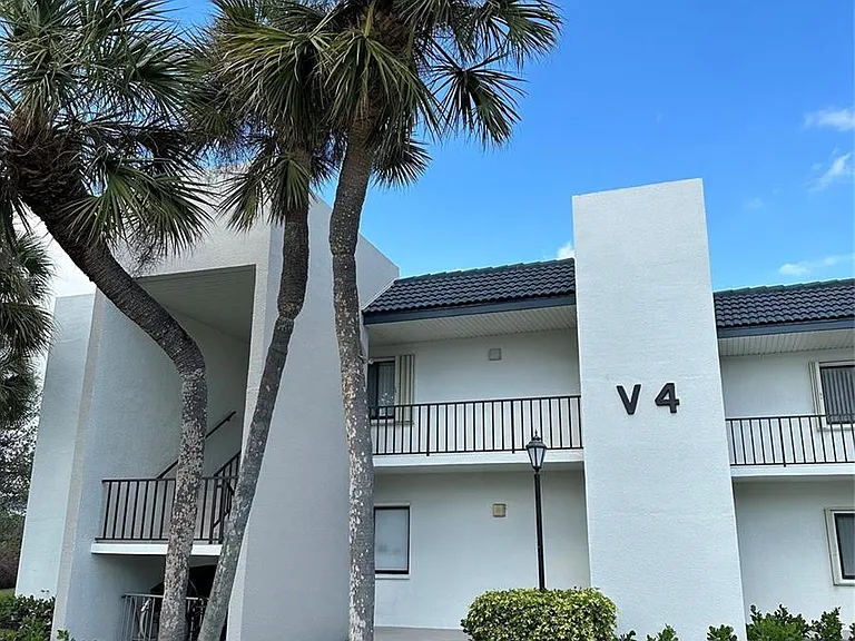 1605 US Highway 1 #V-4-104 — Photo 21