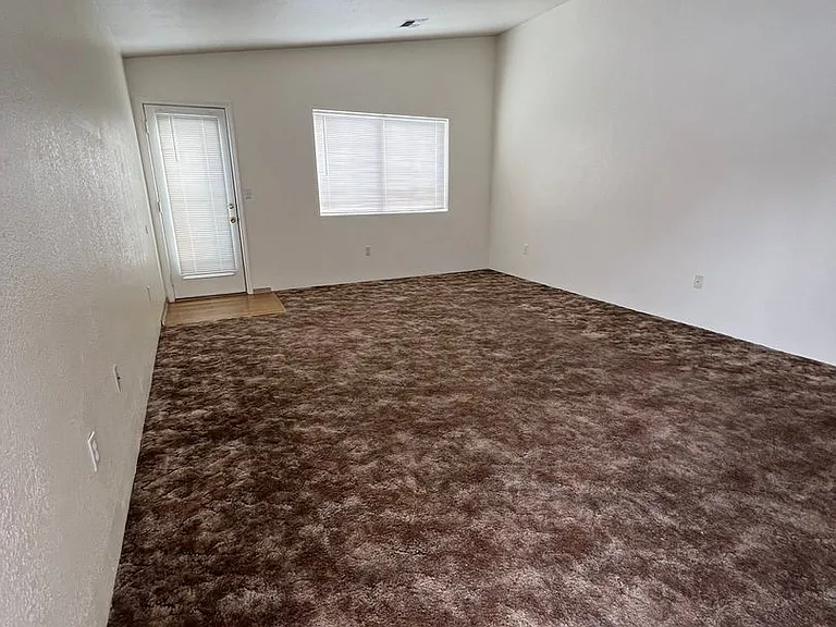 326 Old Fort Rd — Photo 1
