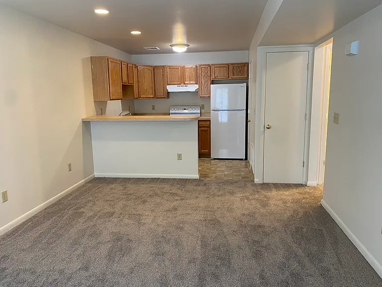 320 Wall St #7 — Photo 3