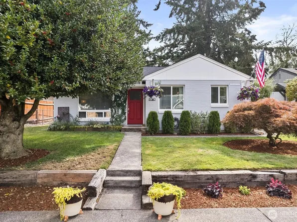 8033 E B Street, Tacoma, WA 98404