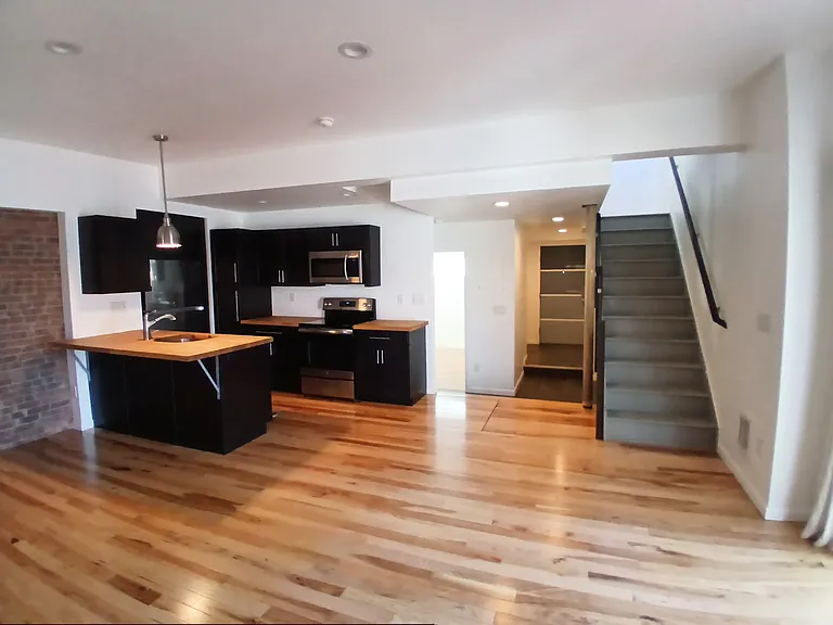1 Hemstreet Ave — Photo 13